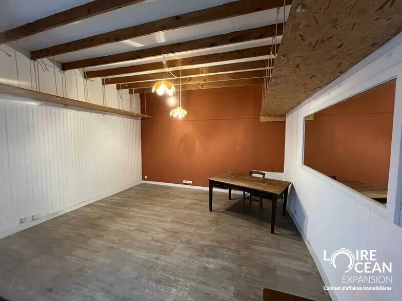 Retail in Nantes to rent - Building Photo - Image 3 of 5