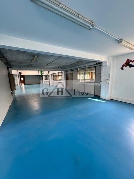 Industrial in Ivry-sur-Seine to rent - Building Photo - Image 3 of 6