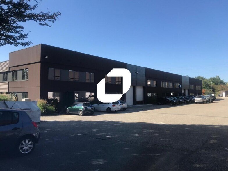 Light Industrial in Dardilly to rent - Building Photo - Image 1 of 23