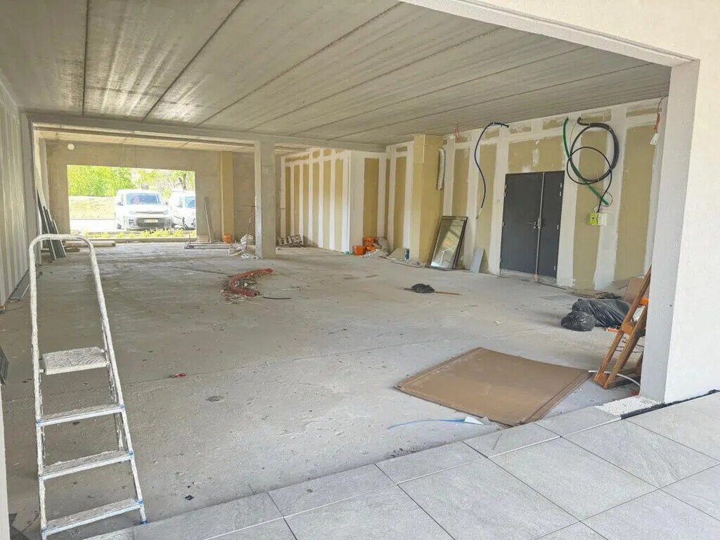 Location Bureaux 150 m² - Photo 1