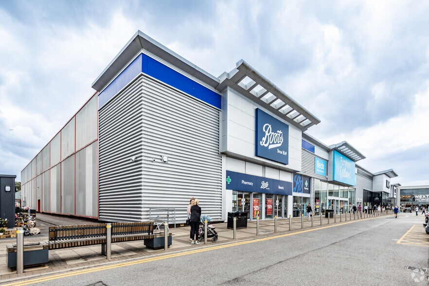 2-5B Ormskirk Rd, Liverpool to rent - Building Photo - Image 1 of 6