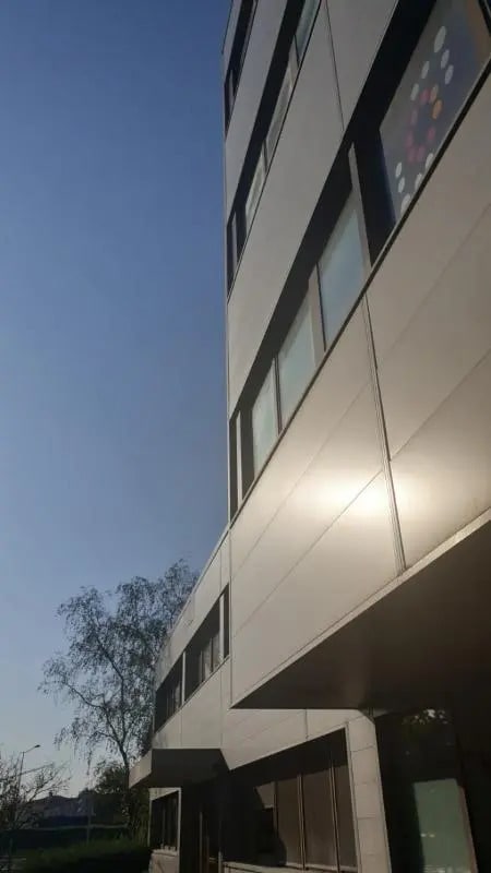 Location Bureaux 220 m² - Photo 1