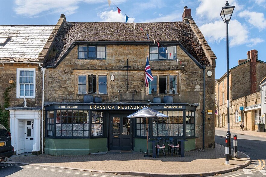 4 The Sq, Beaminster for sale - Building Photo - Image 1 of 15