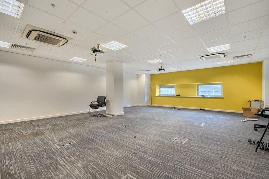 52-58A Commercial Rd, London to rent - Building Photo - Image 3 of 24