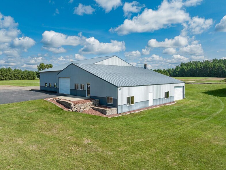 1982 Croker Rd, Eagle River, WI for sale - Primary Photo - Image 1 of 1