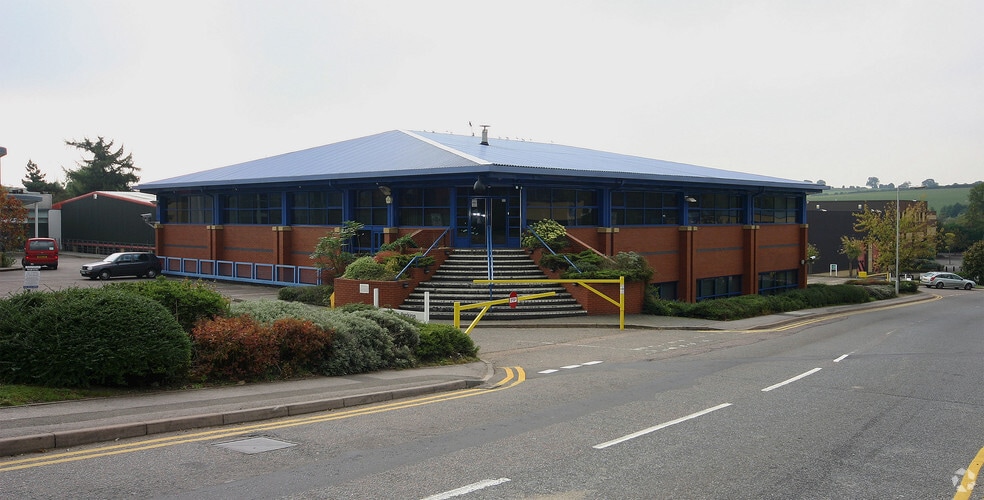 Home Park Mill Link Rd, Kings Langley to rent - Primary Photo - Image 1 of 1