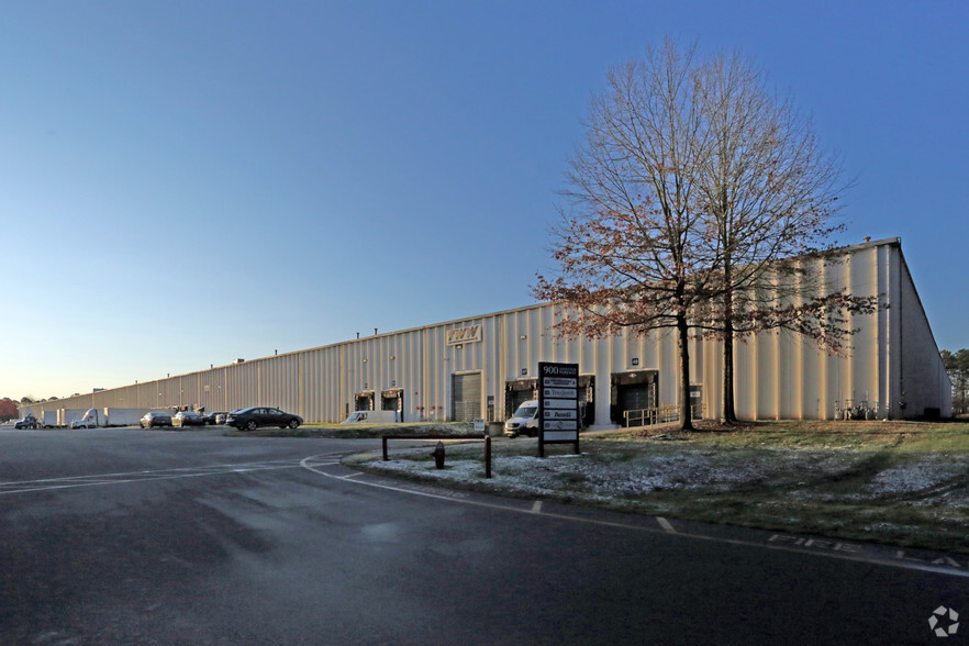 900 Aviation Pky, Morrisville, NC for rent - Building Photo - Image 1 of 14