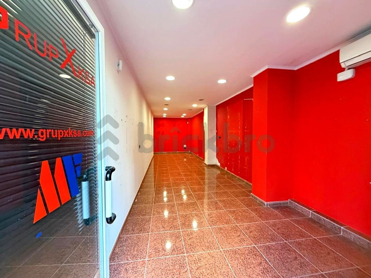 Barcelona, BAR 08029 - Unit Puerta 06 - - Interior Photo - Image 2 of 9