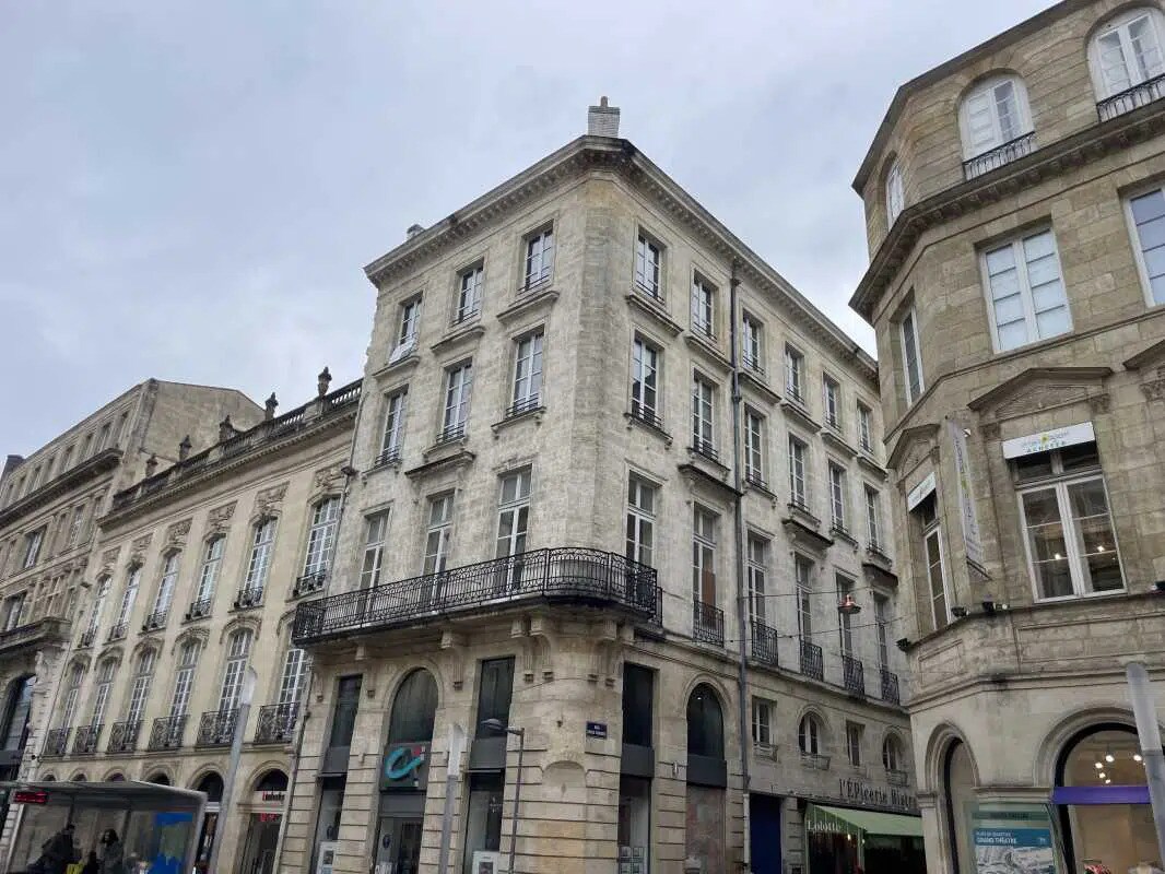 Office in Bordeaux to rent Building Photo- Image 1 of 6