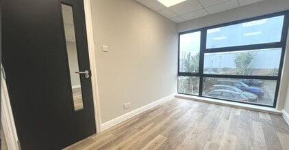 6-12 White House Rd, Ipswich to rent Interior Photo- Image 1 of 4