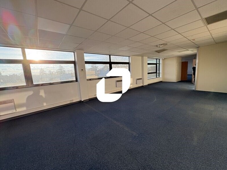 81-83 Rue Elisée Reclus, Décines-Charpieu to rent - Interior Photo - Image 2 of 11