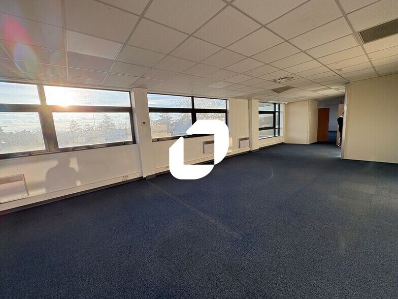 81-83 Rue Elisée Reclus, Décines-Charpieu to rent - Interior Photo - Image 2 of 11