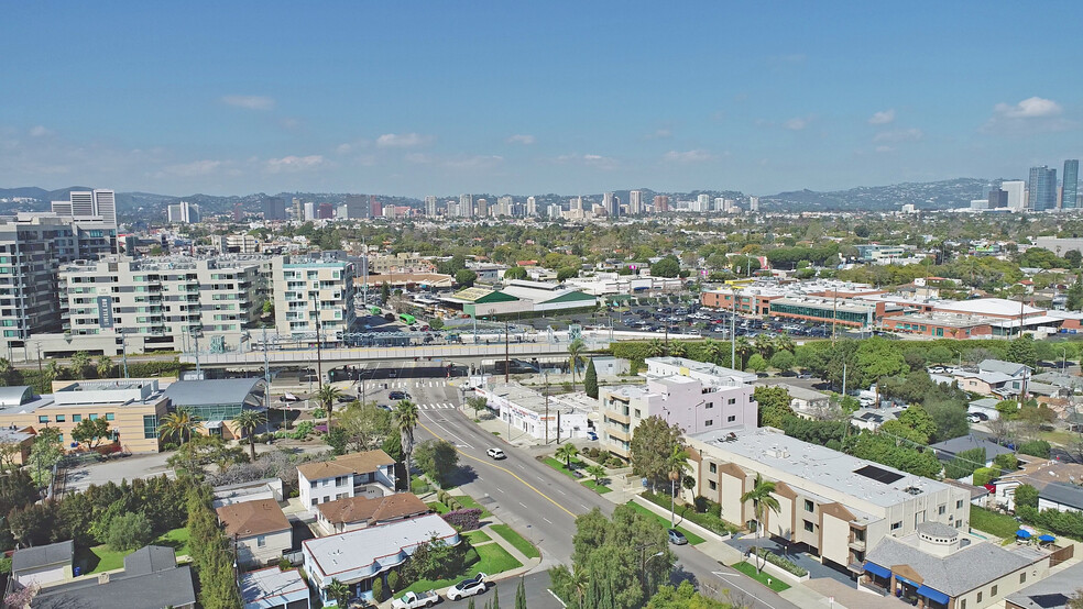 2524 S Sepulveda Blvd, Los Angeles, CA for sale - Building Photo - Image 2 of 5