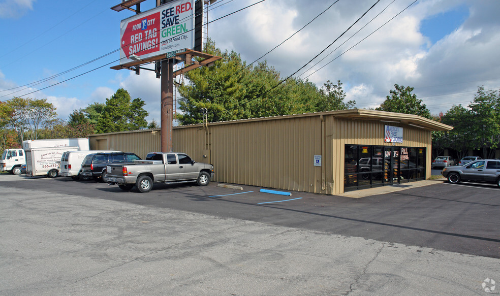 10809 Kingston Pike, Knoxville, TN for sale - Primary Photo - Image 1 of 1