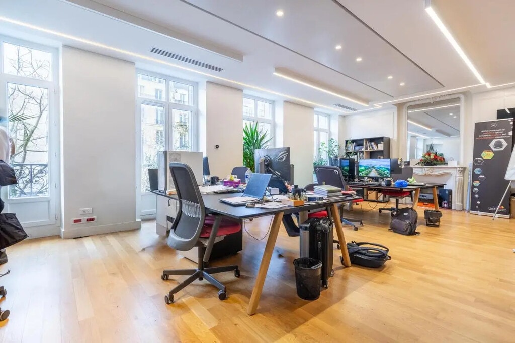 Location Bureaux 130 m² - Photo 1
