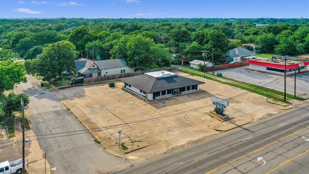 1127 Austin Ave, Denison, TX for sale - Aerial - Image 1 of 1