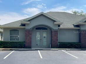 250 Crystal Grove Blvd, Lutz, FL for rent Building Photo- Image 1 of 26