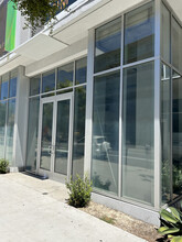 900 N La Brea Ave, West Hollywood, CA for rent Building Photo- Image 2 of 5