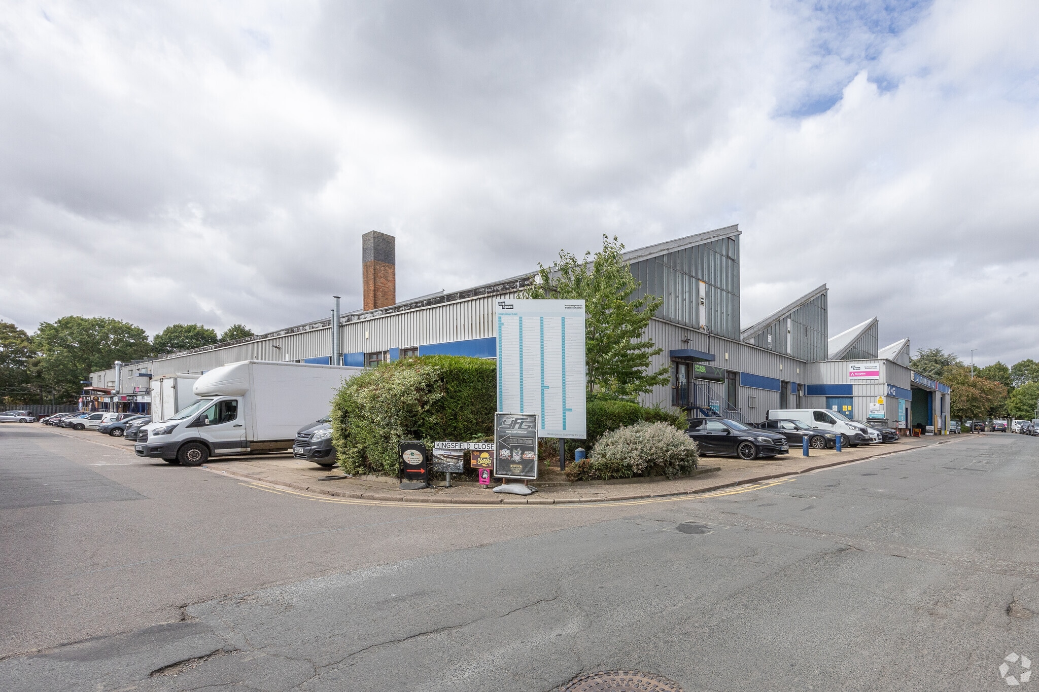 Kingsfield Clos, Northampton to rent Building Photo- Image 1 of 4