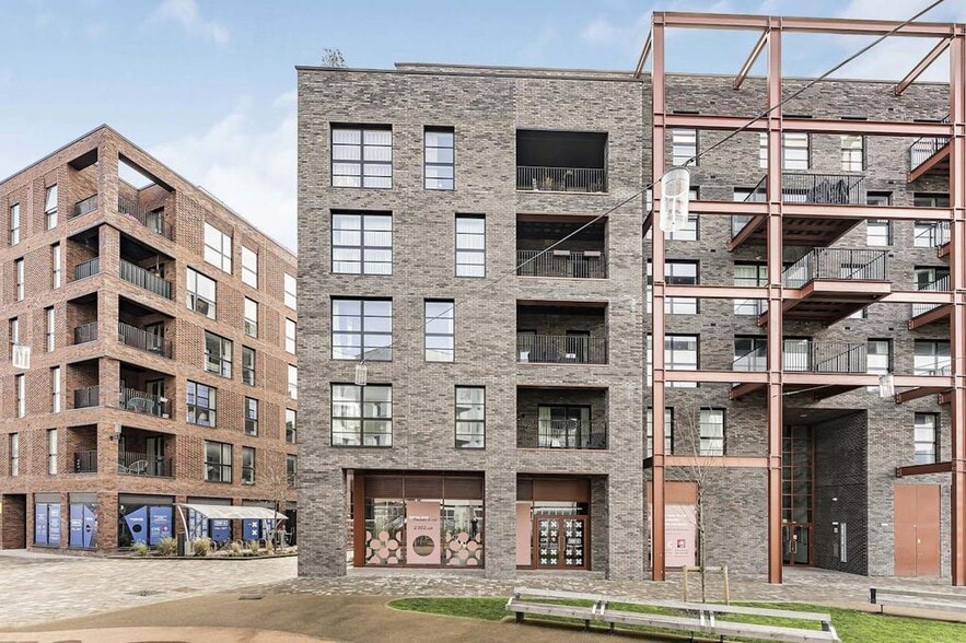 14 Tandy Pl, London to rent - Building Photo - Image 3 of 22