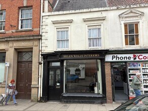 62 Eastgate, Louth to rent Building Photo- Image 1 of 7