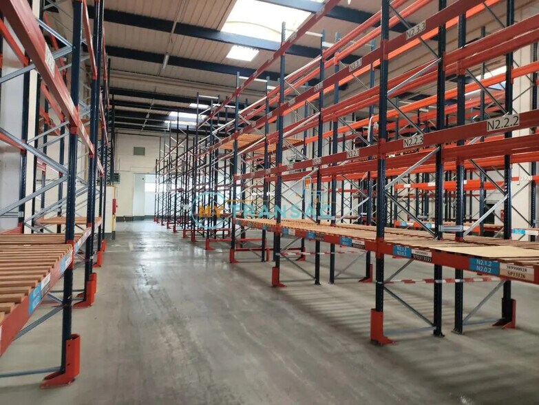 Light Industrial in Bonneuil-sur-Marne to rent - Building Photo - Image 3 of 11