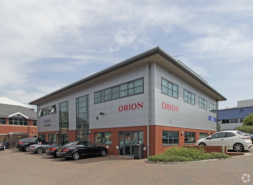 Manor Way, Borehamwood for sale - Primary Photo - Image 1 of 1