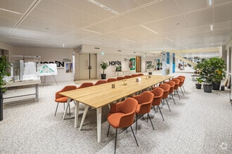 6 Allée de L'arche, Courbevoie to rent Interior Photo- Image 2 of 6