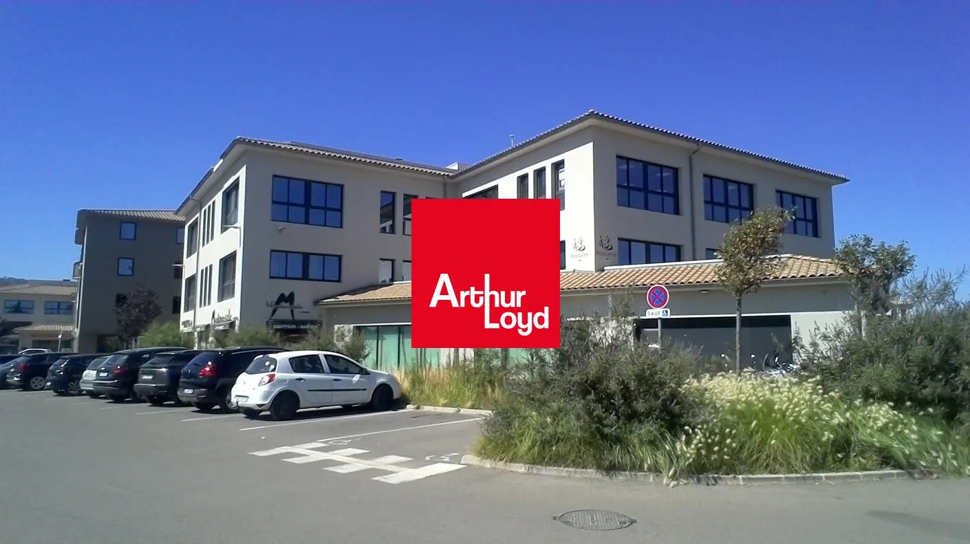 Route De Gemenos, Aubagne to rent Building Photo- Image 1 of 9