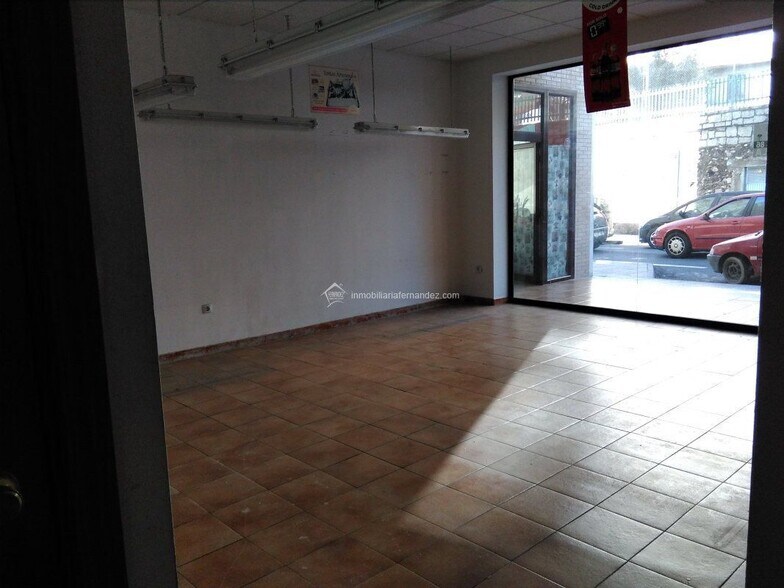 Retail in Cáceres, Cáceres to rent - Building Photo - Image 3 of 6