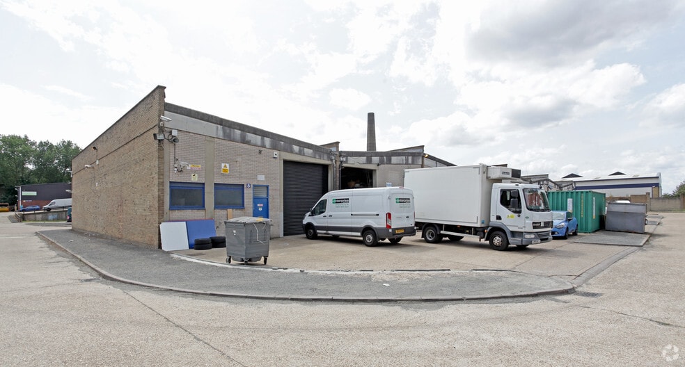 Woolwich Church St, London to rent - Building Photo - Image 1 of 7