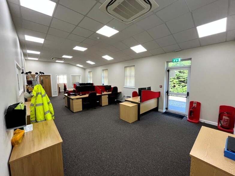 Airfield, Earls Colne to rent - Building Photo - Image 2 of 15