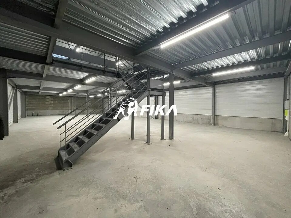 Light Industrial in Mérignac for sale Interior Photo- Image 1 of 6