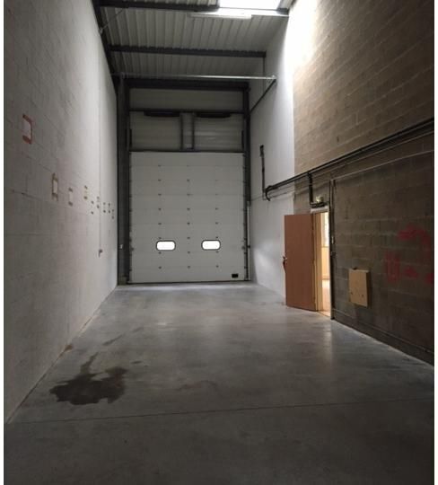 Industrial in Saint-Brice-sous-Forêt to rent - Interior Photo - Image 1 of 9