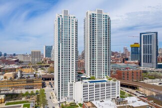 More details for 555 W Kinzie St, Chicago, IL - Retail to Rent