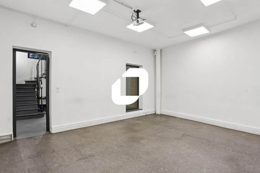 Office in Montrouge to rent - Building Photo - Image 3 of 13