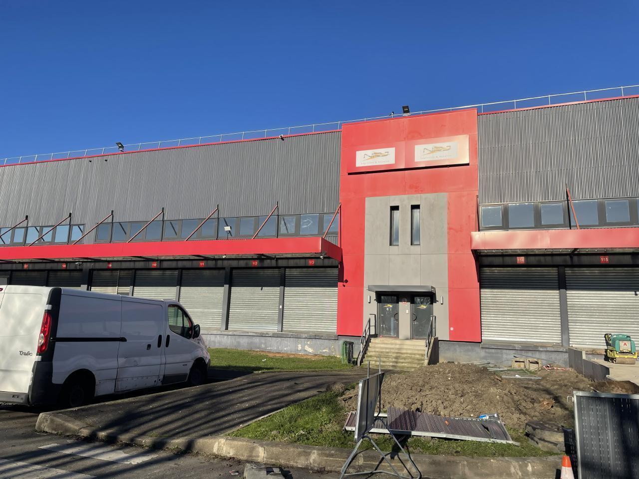 Light Industrial in Le Blanc-Mesnil to rent Building Photo- Image 1 of 9
