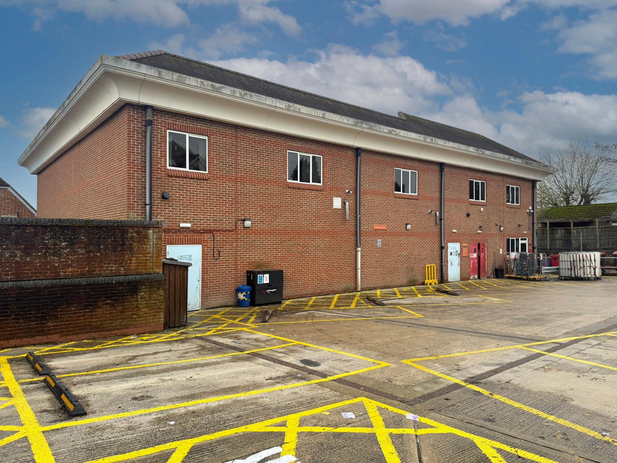 Hyde Ln, Marlborough for sale Building Photo- Image 1 of 9