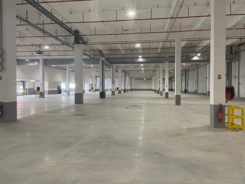 Office in Gennevilliers to rent - Building Photo - Image 3 of 10