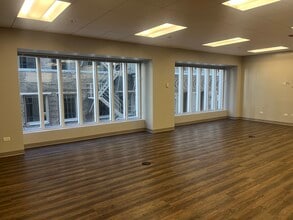 190 S La Salle St, Chicago, IL to rent Building Photo- Image 2 of 4