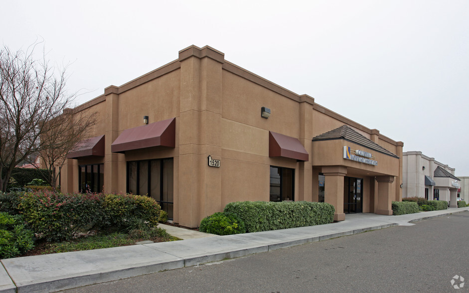 1520-1526 Fulkerth Rd, Turlock, CA for sale - Primary Photo - Image 1 of 1