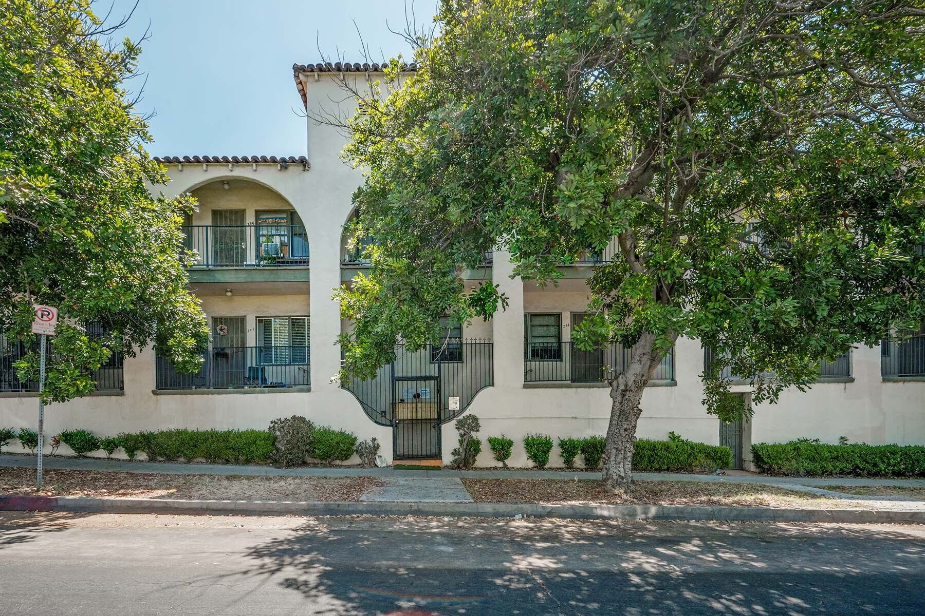 230-240 N Reno St, Los Angeles, CA for sale Primary Photo- Image 1 of 1