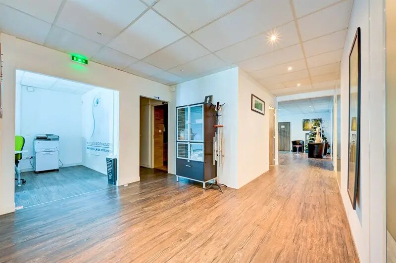 Office in Aubagne for sale - Interior Photo - Image 3 of 14