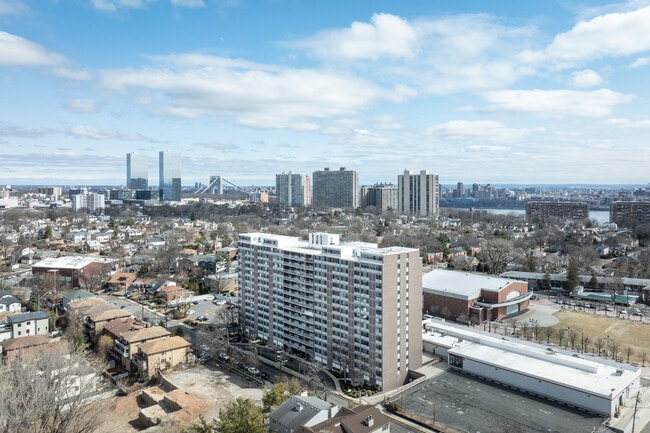 More details for 1350 15th St, Fort Lee, NJ - Office, Retail to Rent