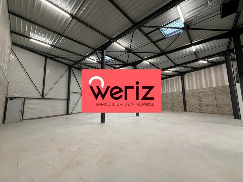 Office in Aubagne to rent - Interior Photo - Image 1 of 14