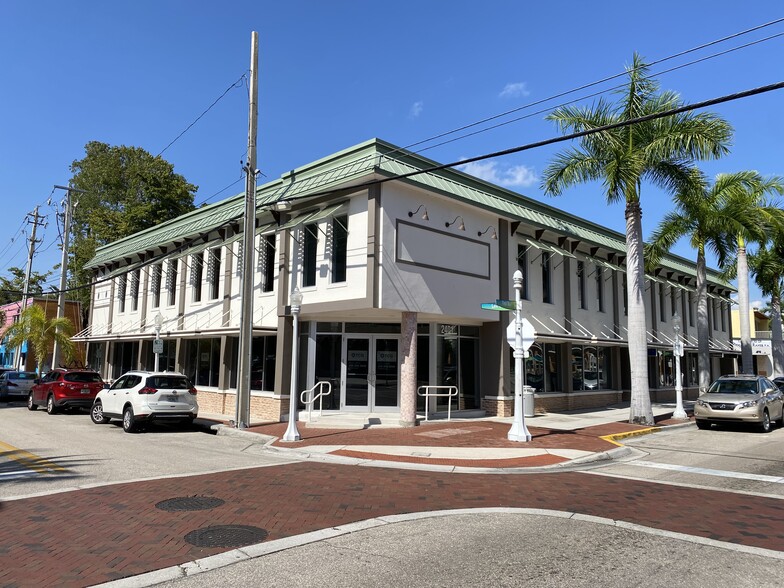 2401 1st St, Fort Myers, FL for rent - Building Photo - Image 1 of 5