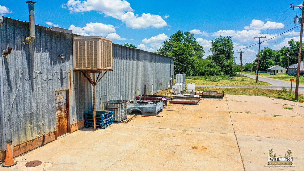 1308 Mesquite St, Vernon, TX for sale - Building Photo - Image 3 of 3