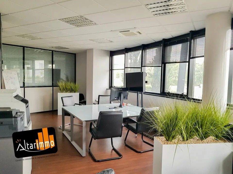 Location Bureaux 538 m² - Photo 1