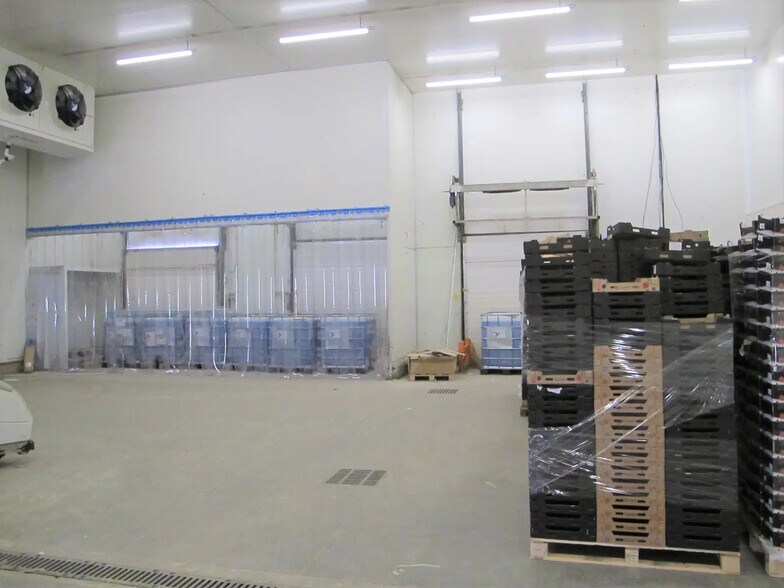 Industrial in Cavaillon for sale - Interior Photo - Image 3 of 6