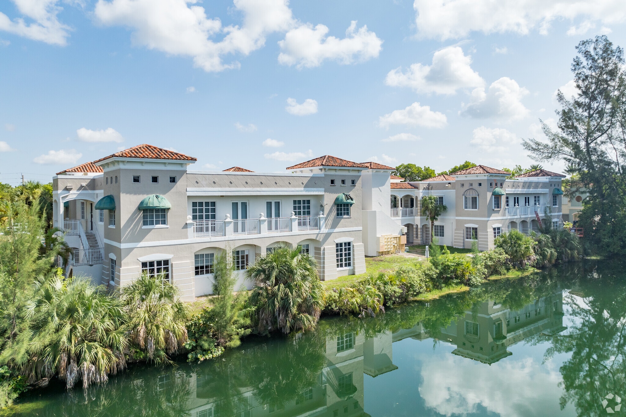 12940 SW 128th St, Miami, FL to rent Primary Photo- Image 1 of 5